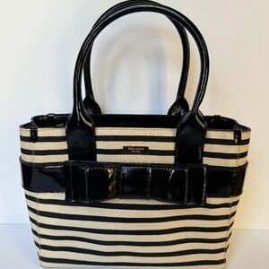 Kate Spade Quinn Villabella Canvas Patent leather Bow Tote Black/cream EUC